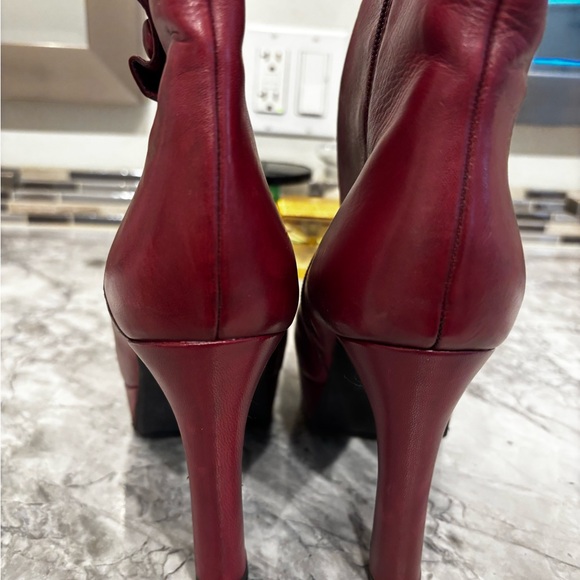 Earthies Burgundy Leather Button Booties | Platform Heels | EUC - Picture 6 of 9